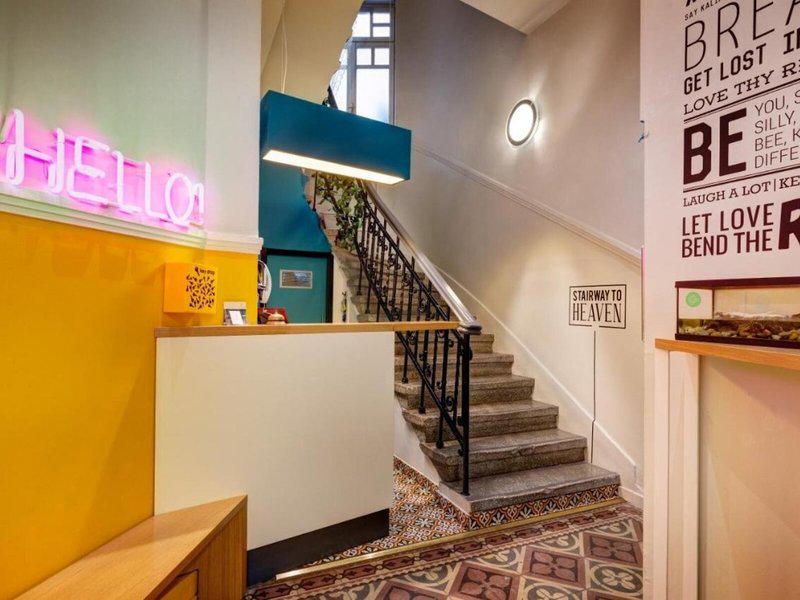 9A66B0EDA682FE17A06A8BBA0AB734E8