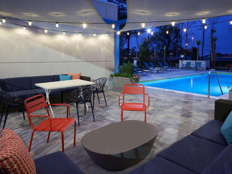 60C530176B1781C5F9E8F2943151D8DC