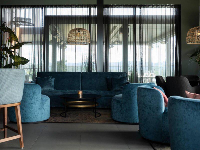 AB75DCC65B903F80E21E1801AC63F163