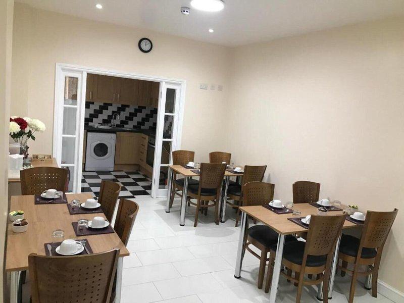 F453BA0F1695C37CA4CB8E04E1E4ED80