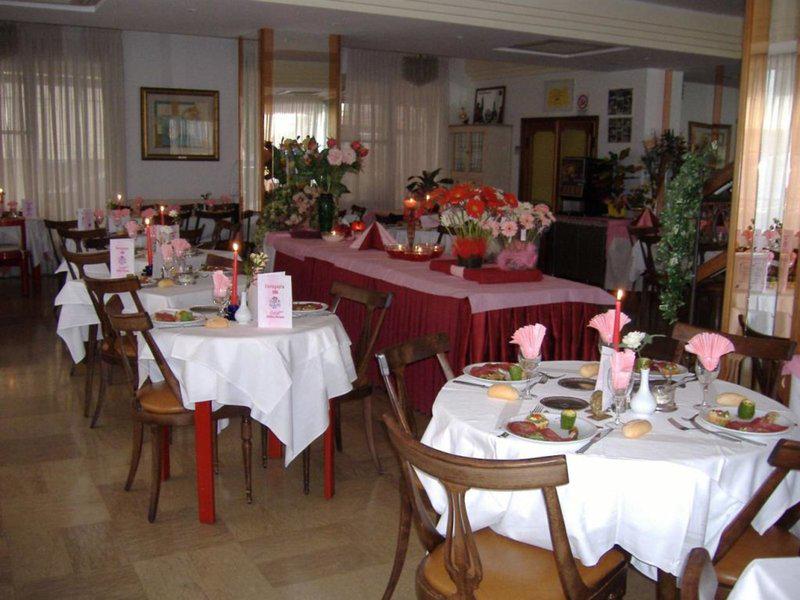 CAF445A0C4FC8CC7003D393AC03B0B6A