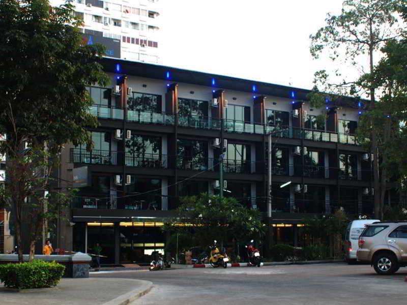 02B237074B432DD43A235B0D5EA4FB51