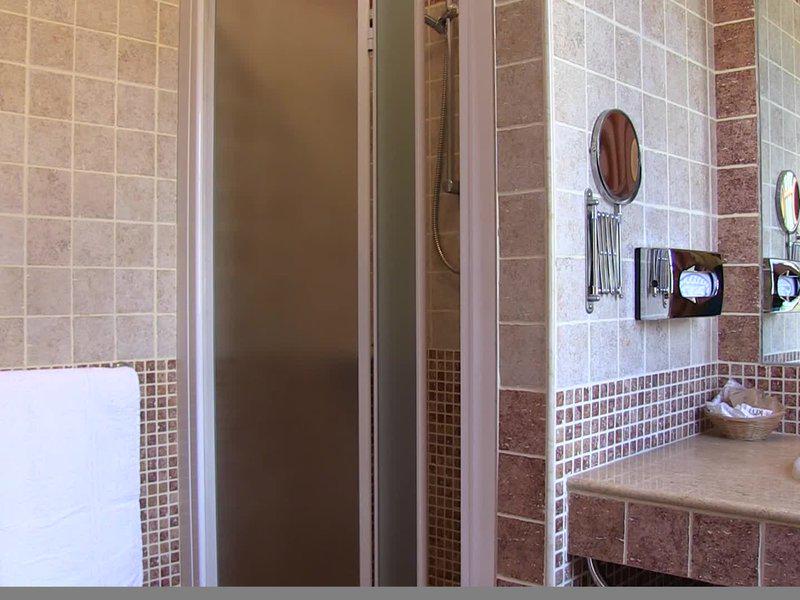 F3F0553C13E679887AB0F60D90CEC81D