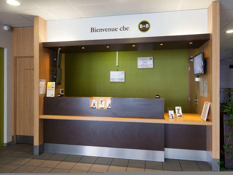 5E8302AE303DF2ED06242929BF700A25