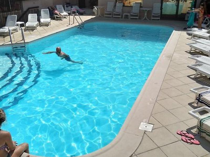 3E48E3B453F79F9F83ABDDC0276B95AF