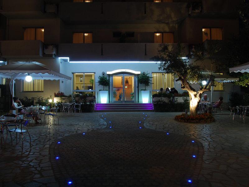 8E67AAED9CF82156295A46C7B295AFA2