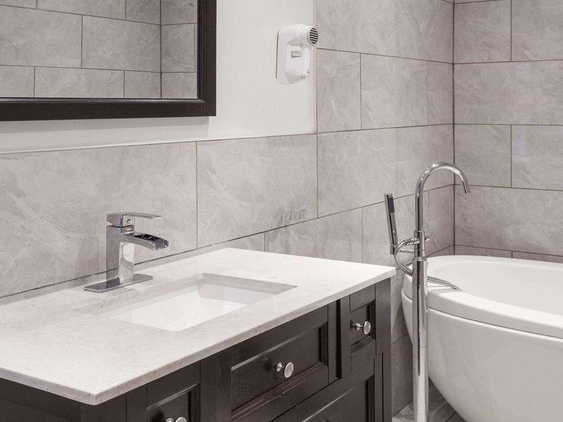 FEEBC71129D6D432A7B961C9BCDDF764