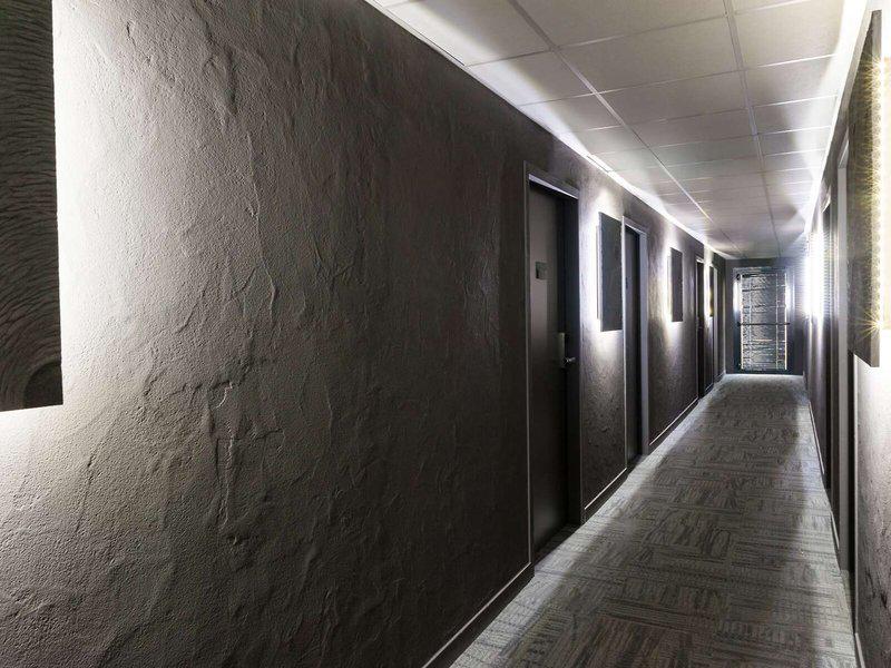 AAB7B1A8F38A7FAC47C6BA40B12D82DE