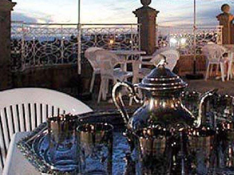 C12A26E2E9C23DAD5B5C8C370070F07D