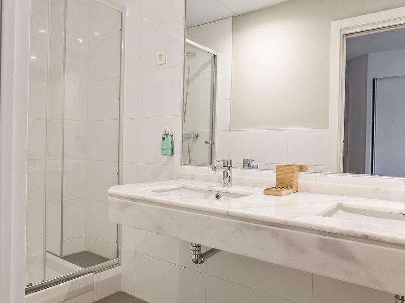 A13BEC12BB3E9DE467D015CAE027BB6D