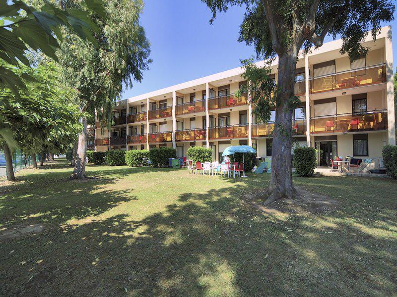 70C93104AA406FBC055D26CBF9F16A8A