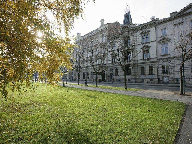 DB47B7B5107C349222EC9351C66D0233