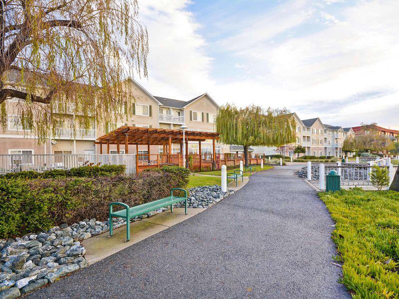 E404121EE902E3E433378140C9A47A5E