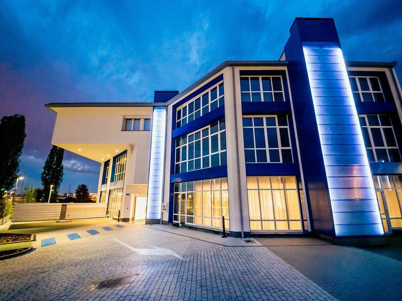 B0FF04C5B9F3CDBC51A81CCF3EEAD219