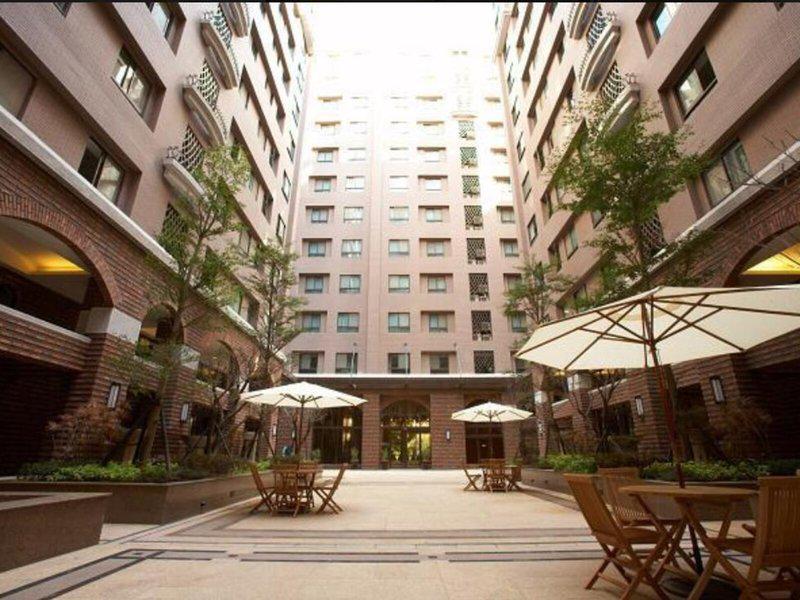 93AD1B735AE2E4A7B1771F169FDF3004