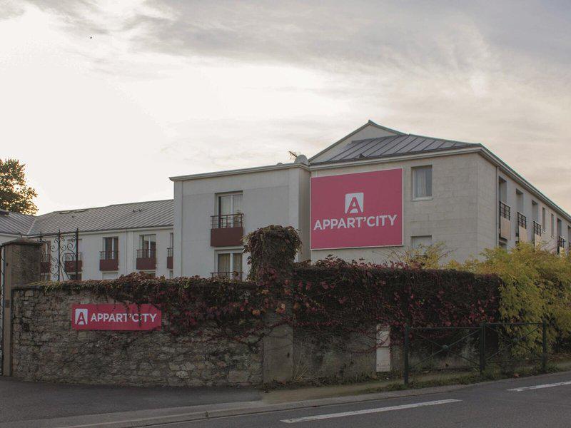 05AAAD975ED88FFD5FADFE306AF84A84