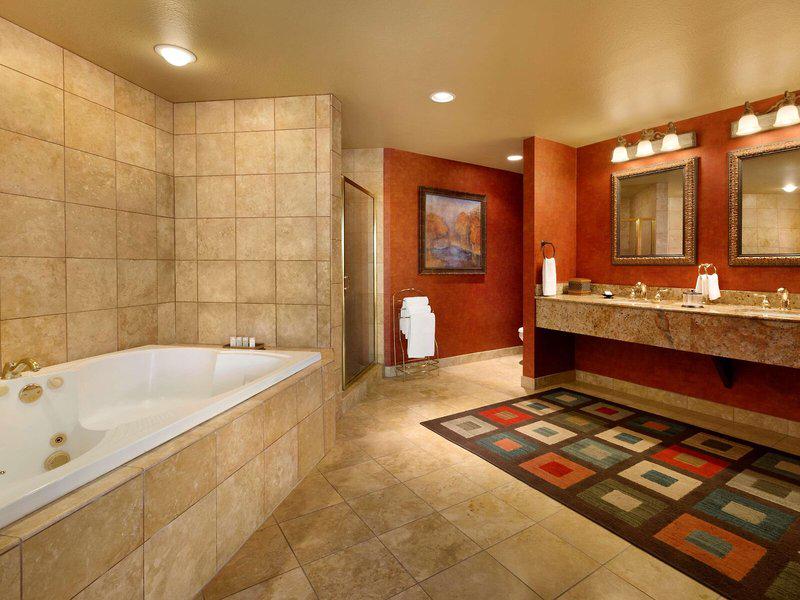 146F18272E6386FF8A835690A99F6E4C