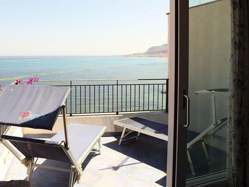 E51CD47B6E7F62B95F81EA895FA7A6AD