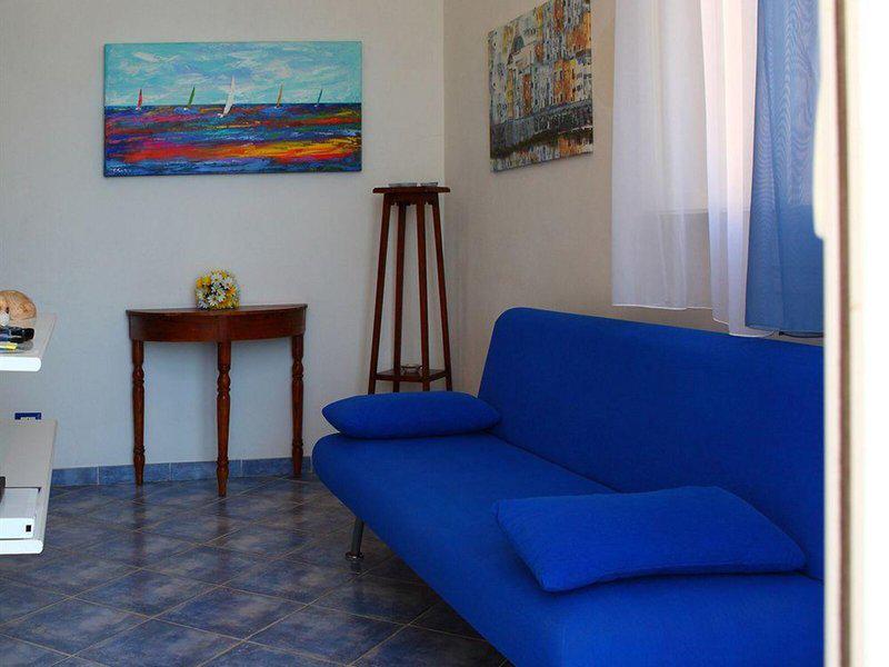 DEE3A3A9409BD676229E4DFEB5A9BA70