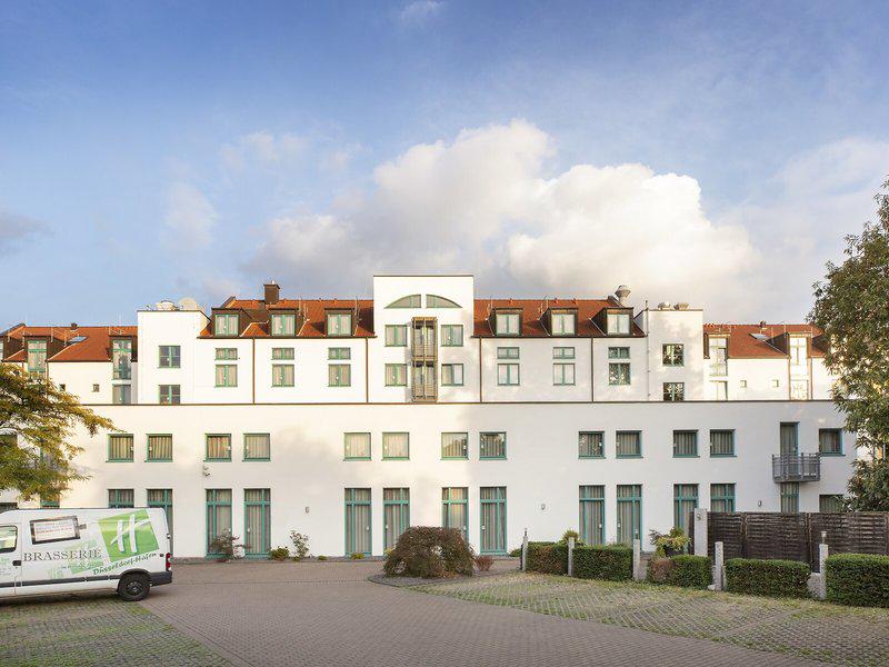 B5957ACB4FF8B1AB2B0742A4286883C9