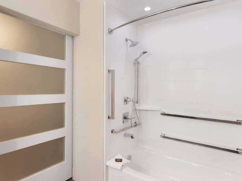 2DF9491AF3004C366FABB2004BE33799