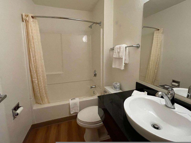 664563B0A5C39EB905B544959147E82A