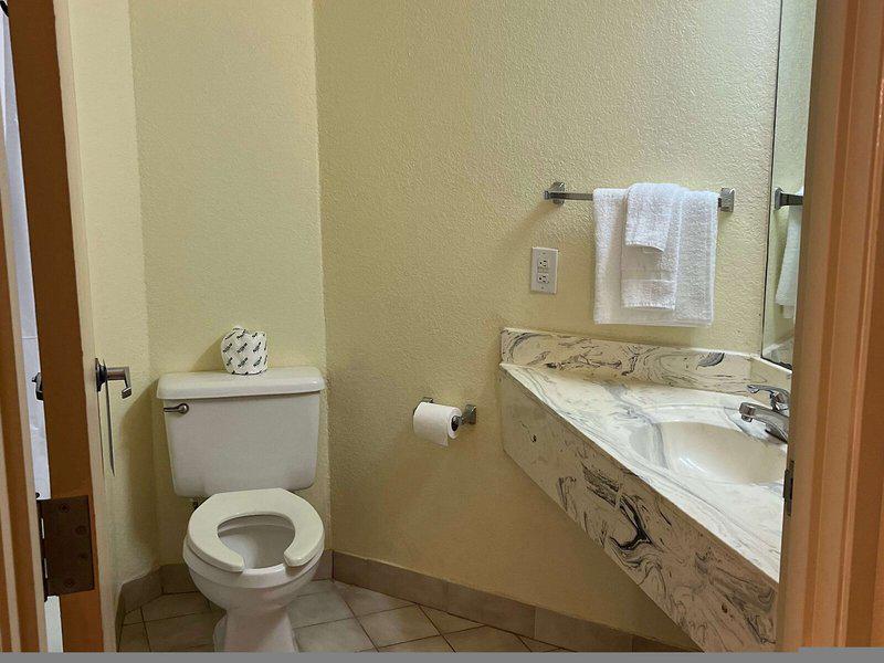 0FF8E13CC404F5EF0CB8757128159D4B