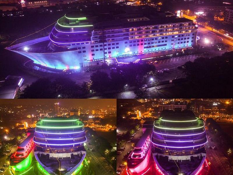 B812E435307126DF31E35E2223A3E532