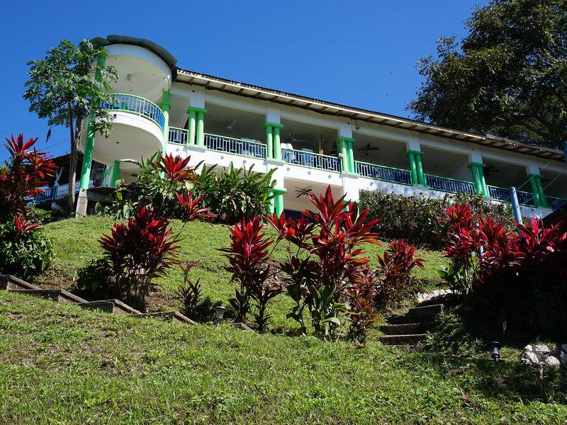 CEAB000BF7832729DBBE411FA1593C6D