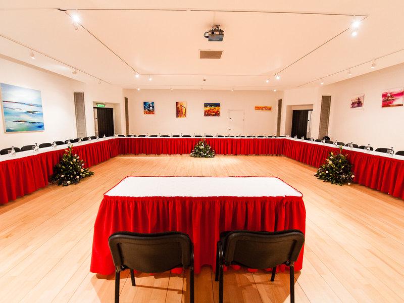 5D98F92283F2F748C32832DF358ACF3A