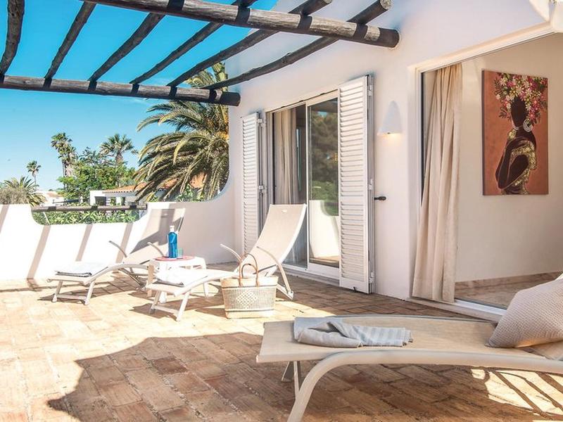 FC5606C95231F367C563F71868B6B1BB