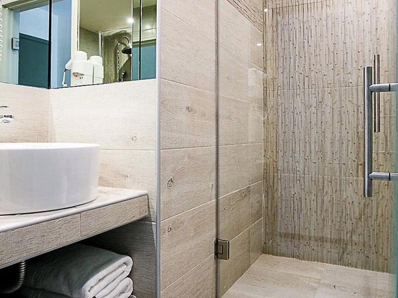 42C883954174A3E073A9A225402D4FA5