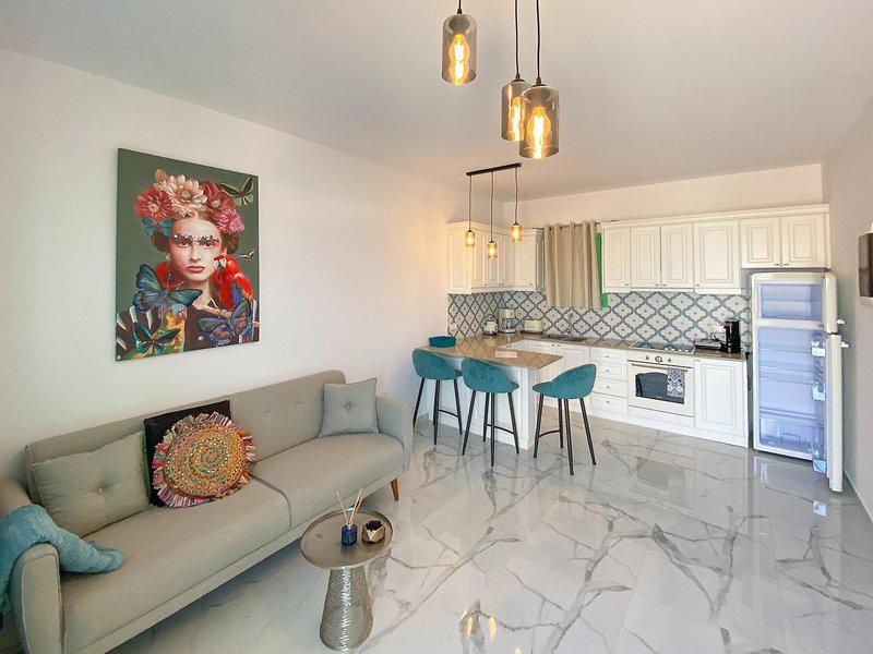 54BA829B738AF24D8C1DAC387D5B4044