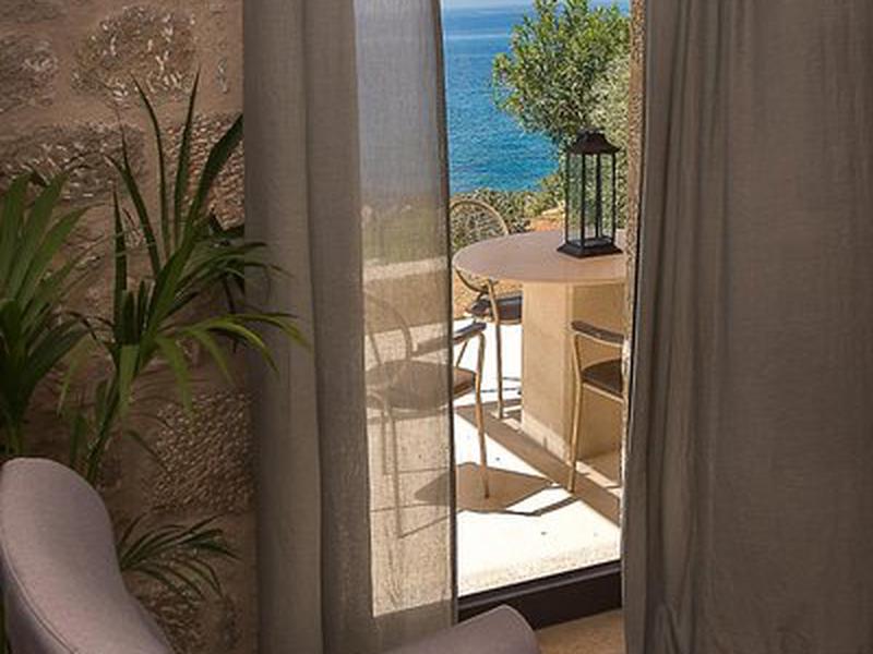 4E0A0D1512A6819ED6C1C4BDA46399CD