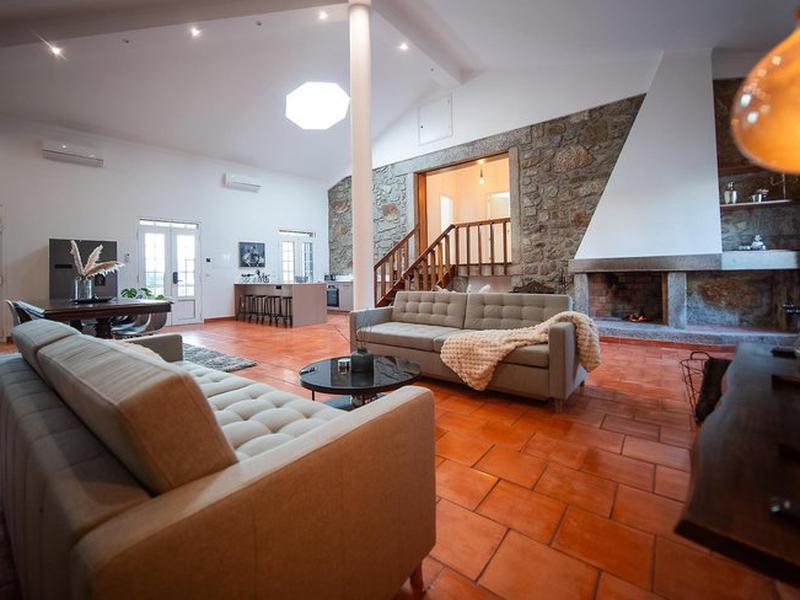 7AF68F34F4A1C886CAE55D8021340E27