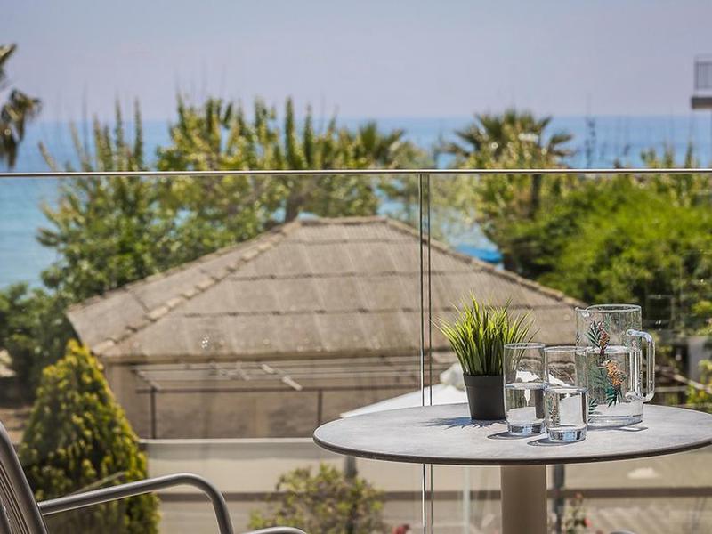 29BDDEBAAE8023E9122667B98B17F63C