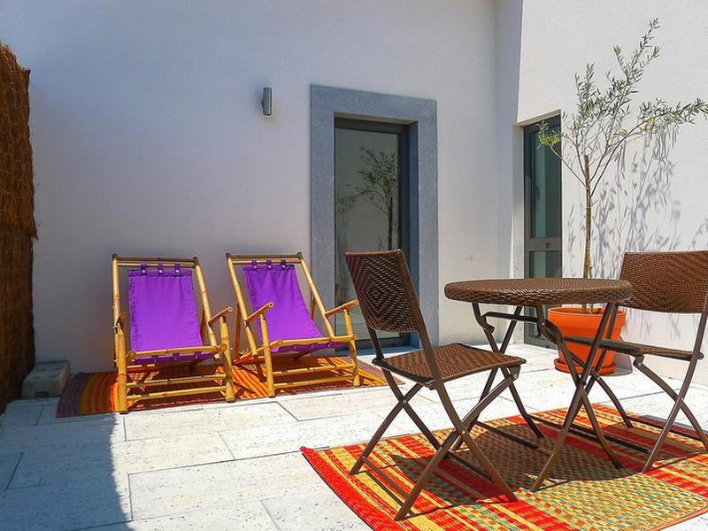 F4E817F7144B547A155B671A15807275