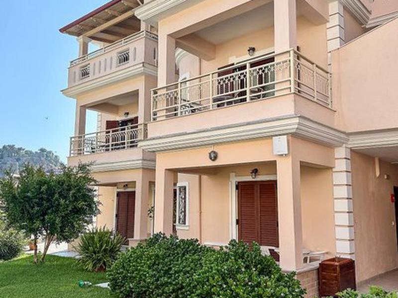 Sifakis House