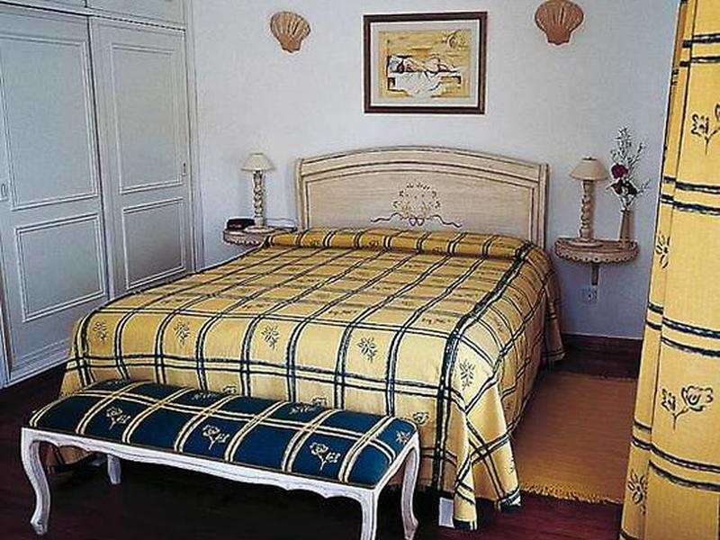 AD82AC302E945BEFA1D2F46DD60A3F34