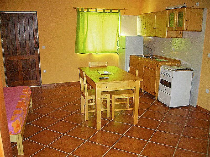 42FDA6D0F27363330D7AFE8BF49AF4F1