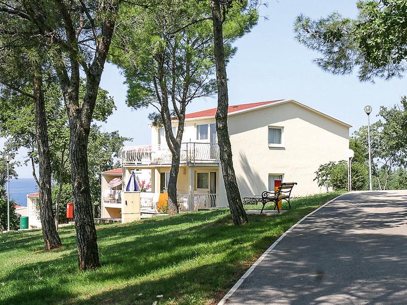 F506EEB8A25D23611AD4BDB4C6708628