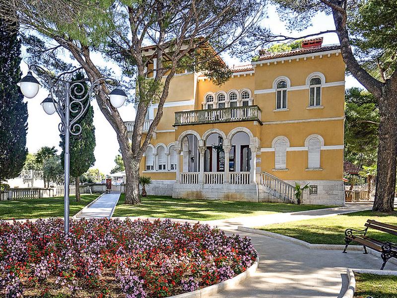 C79D89CA3AA6D89E78A57FBC2BAA9B78