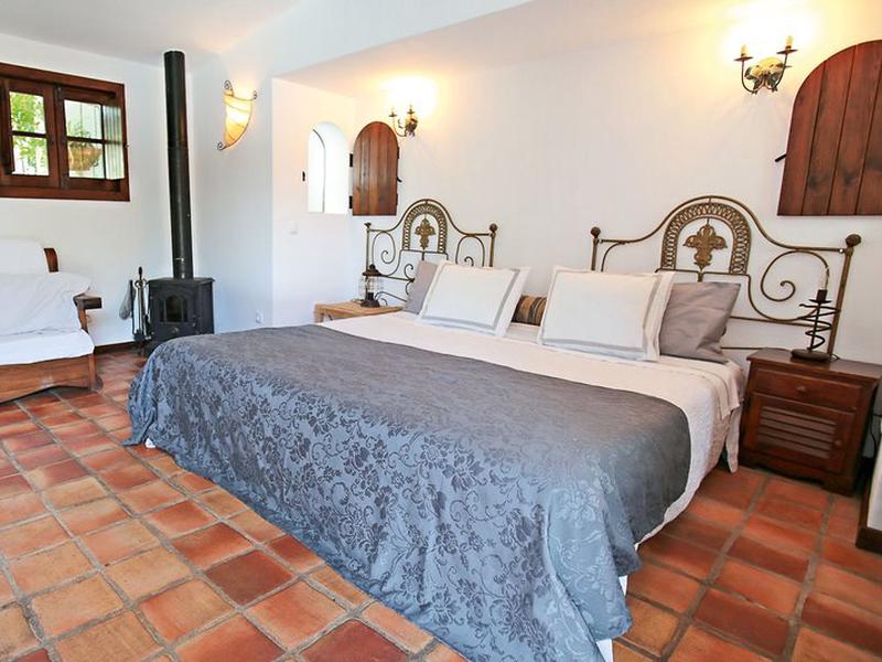 2463505E88F868C0F9BB47F739CF276C