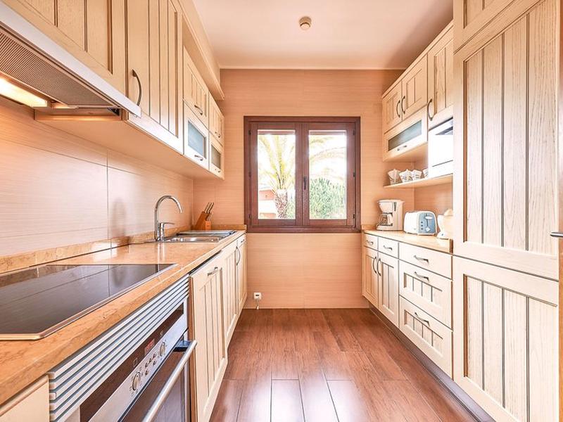 EE9EF5C17F34E4214710FD142EAD18EA