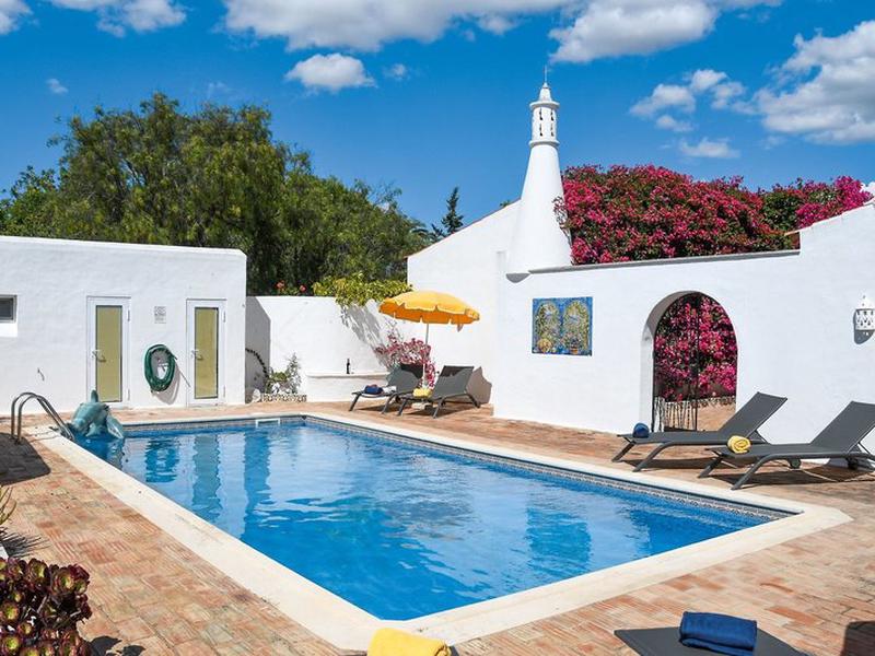 BF143CF49F77F4DBA4685D8B382F1142