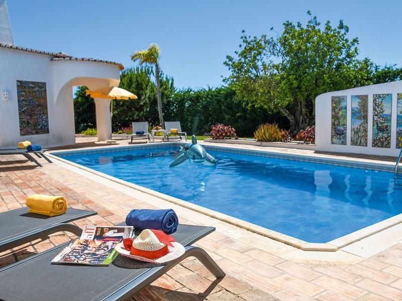 D6B01F7FED9047E1E83D51BF7B61D63A