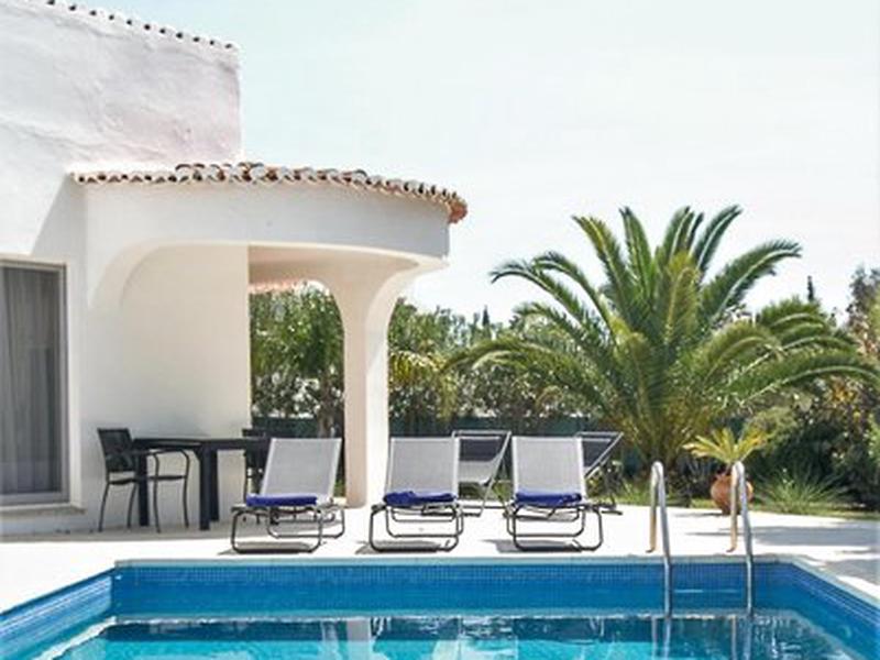 AD0FA2CCE542229B0D49EBB67938B38F