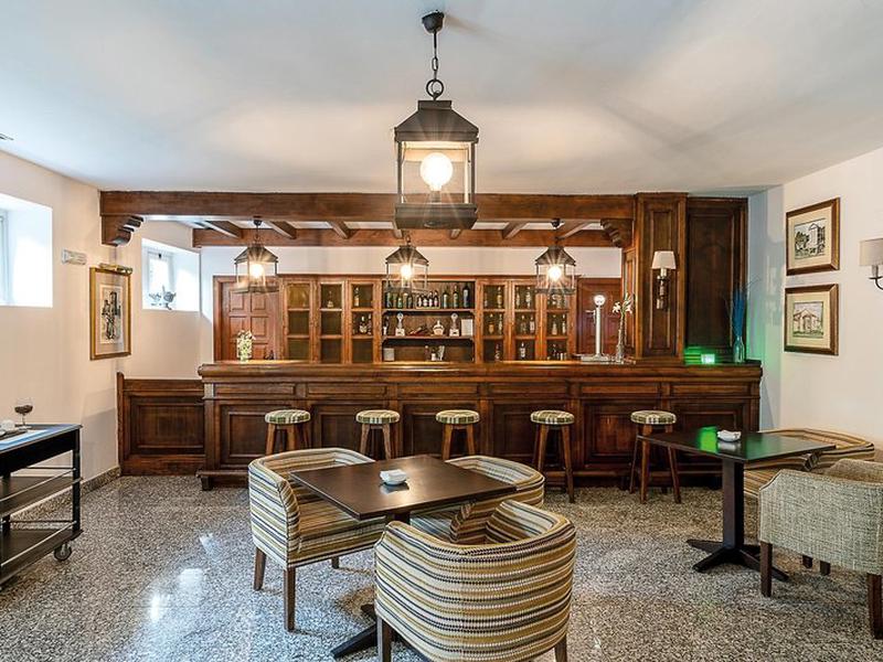 EF2AB17EC485E803B58143EFA58B4982