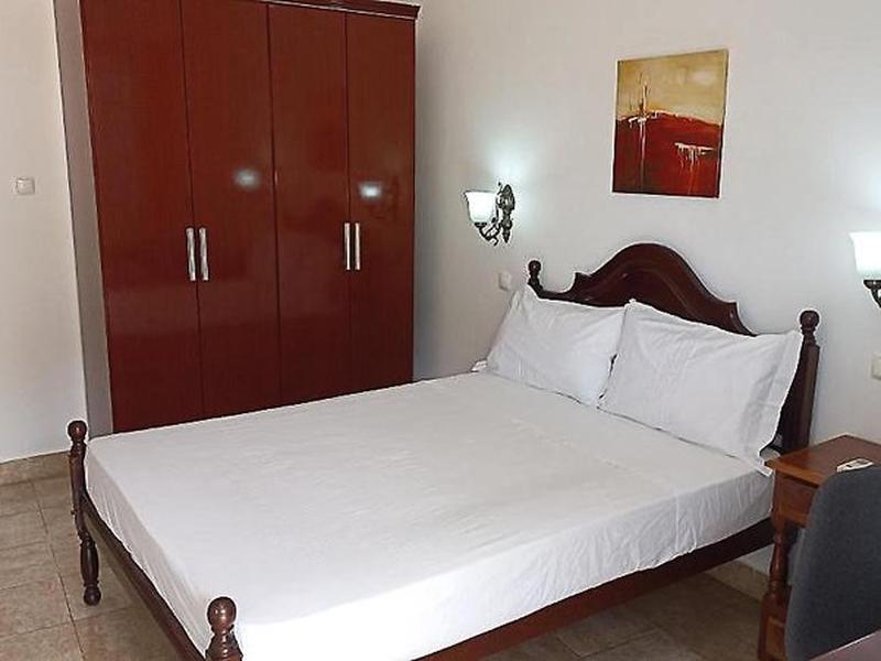 E19EB38D10E838D1B01C94196BA90C1C