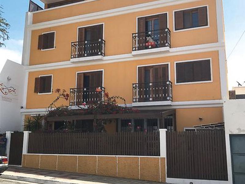 F3276F5C9ABD9D0A3992F053D3776D06